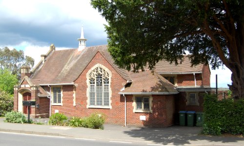 Sarisbury Green United Reformed Church, Bridge Road, Sarisbury (May 2019) (7)