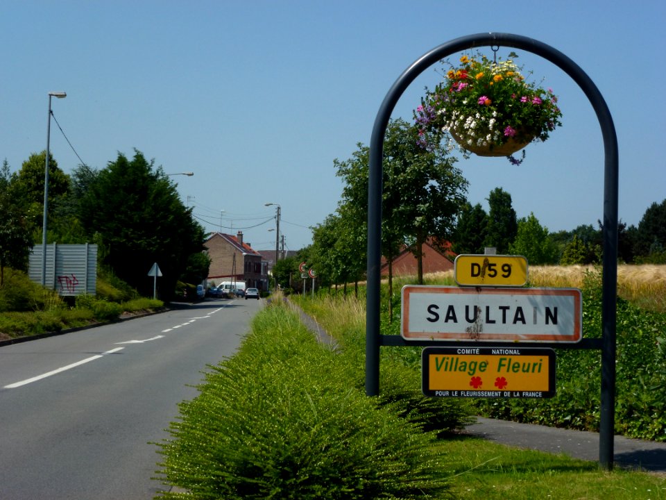 Saultain (Nord, Fr) city limit sign