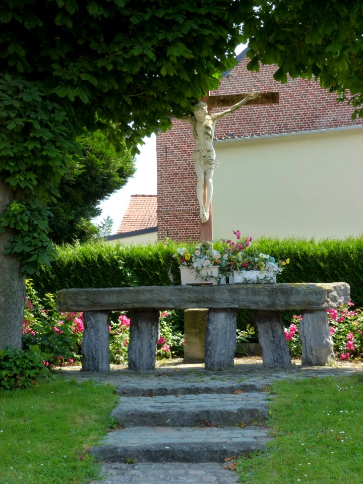 Saultain (Nord, Fr) croix de chemin