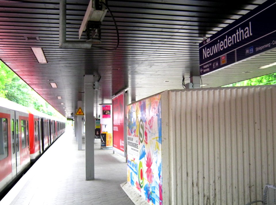 S-Bahn Station Neuwiedenthal