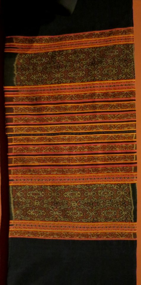 Sarong (woman's hip wrapper) from Timon, Indonesia, Biboki, Honolulu Museum of Art, 10036.1