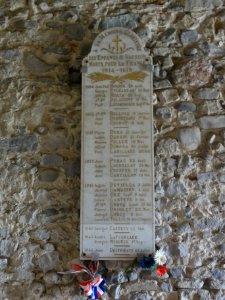 Saubion (Landes) église, plaquette monument aux morts