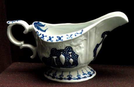 Sauceboat, Vauxhall China Works, c. 1755-1758, soapstone soft-paste porcelain, underglaze blue - Gardiner Museum, Toronto - DSC00838