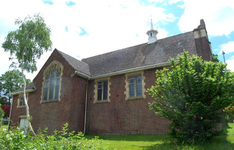 Sarisbury Green United Reformed Church, Bridge Road, Sarisbury (May 2019) (3)