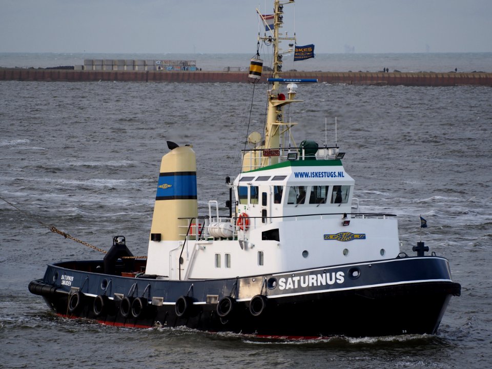 Saturnus (tugboat, 1978), IJmuiden, Port of Amsterdam