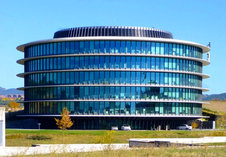 Sarriguren (Egüés) - Parque de la Innovación de Navarra-Enclave Energía y Medio Ambiente, Gamesa II (8)