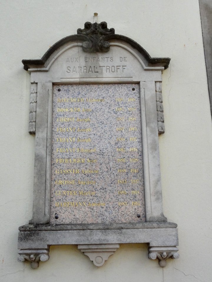 Sarraltroff (Moselle) église (05), plaque guerre A