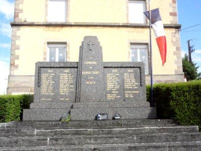 Sarraltroff (Moselle) monument aux morts