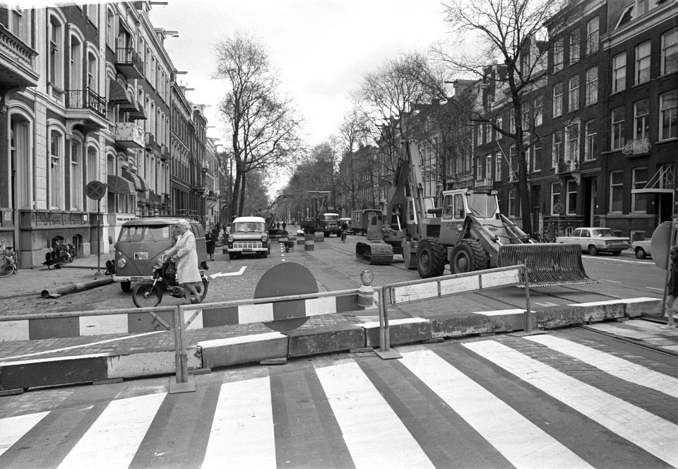 Sarphatistraat, Amsterdam, afgesloten voor verkeer wegens metrowerkzaamheden, Bestanddeelnr 925-5337