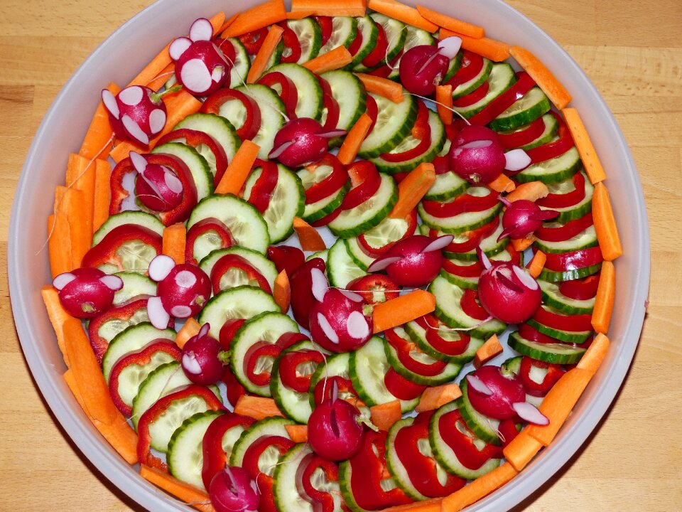 Eat food salad plate