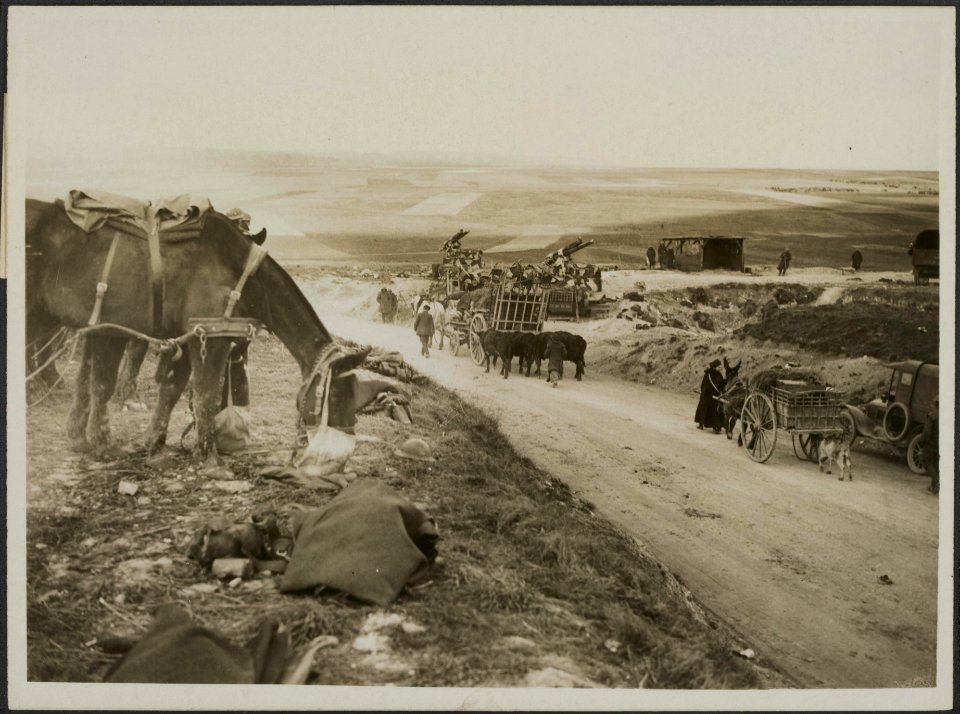 Scene on the roadside., Bestanddeelnr 158-1850