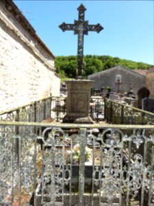 Saucourt-sur-Rognon, tombe famille Guénard de la Tour (01)