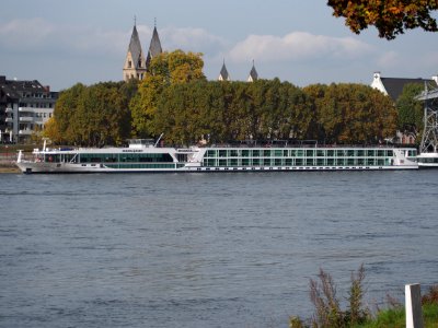 Scenic Ruby, ENI 07001907 on the Rhine river at Koblenz, pic2