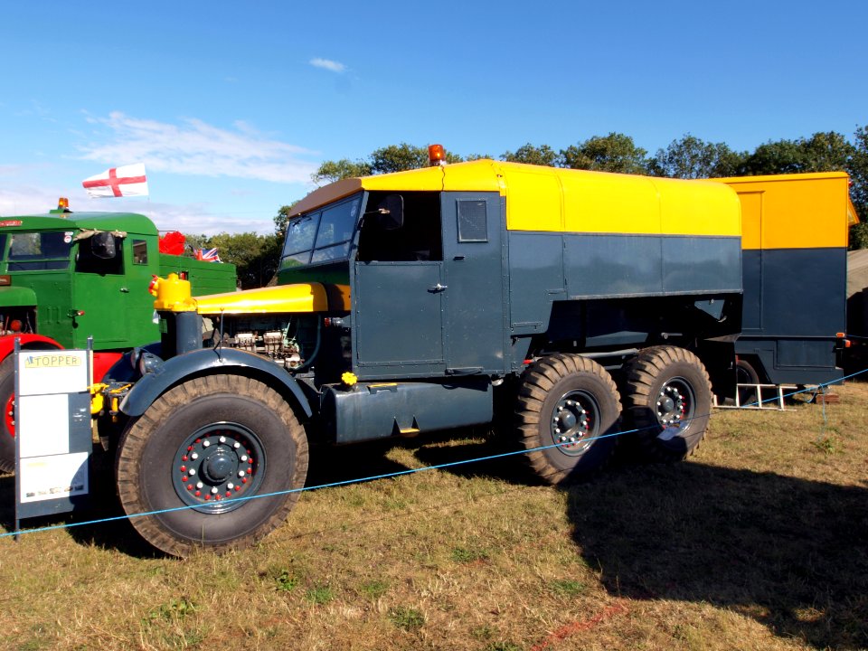 Scammell Pioneer R100 Heavy Artillery Tracktor (1941) GB licence registration GGU 366 pic2