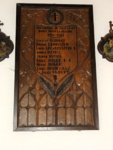 Saussay (Seine-Mar.) église, plaque monument aux morts