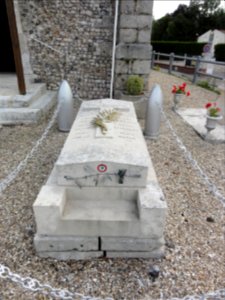Saussay (Seine-Mar.) tombe militaire