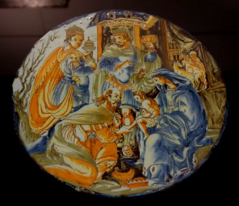 Saucer with Adoration of the Magi, second half of the 17th century, maiolica - Accademia Ligustica di Belle Arti - DSC02179