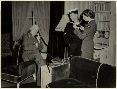 Scène uit Korporaal Elisabeth met Jules Verstraete, Guus Oster en Ellen Vogel. NL-HlmNHA 54004281