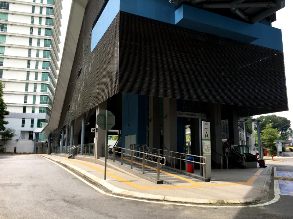 SBK Line Taman Tun Dr Ismail Entrance A 2
