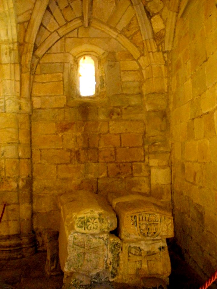 Santillana del Mar - Colegiata de Santa Juliana, claustro (Capilla de Polanco) 2