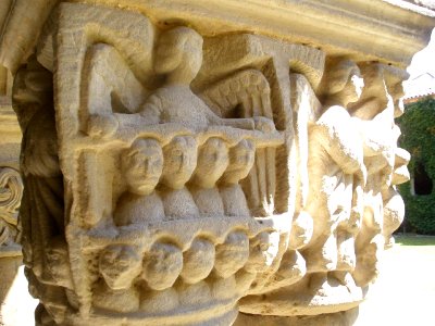 Santillana del Mar - Colegiata de Santa Juliana, claustro, capiteles 12