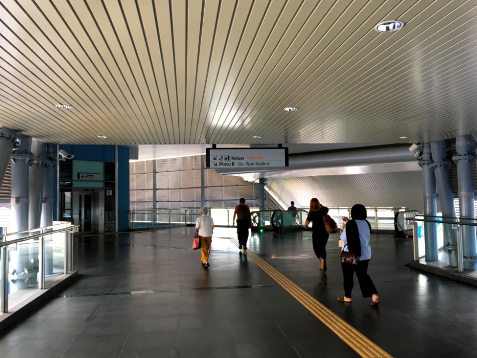 SBK Line Taman Tun Dr Ismail Entrance B 4