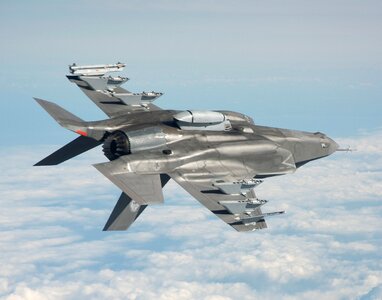 F-35b joint strike fighter airplane