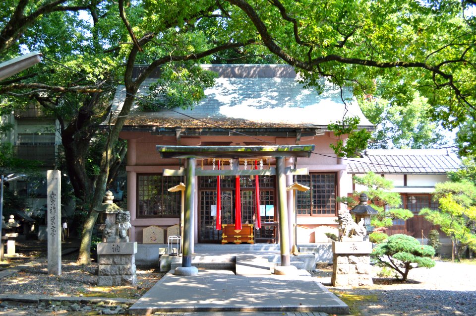 Sasutahiko-jinja haiden-01
