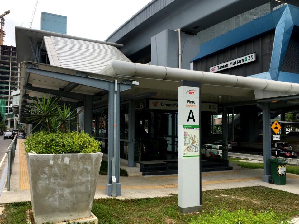 SBK Line Taman Mutiara Entrance A 3