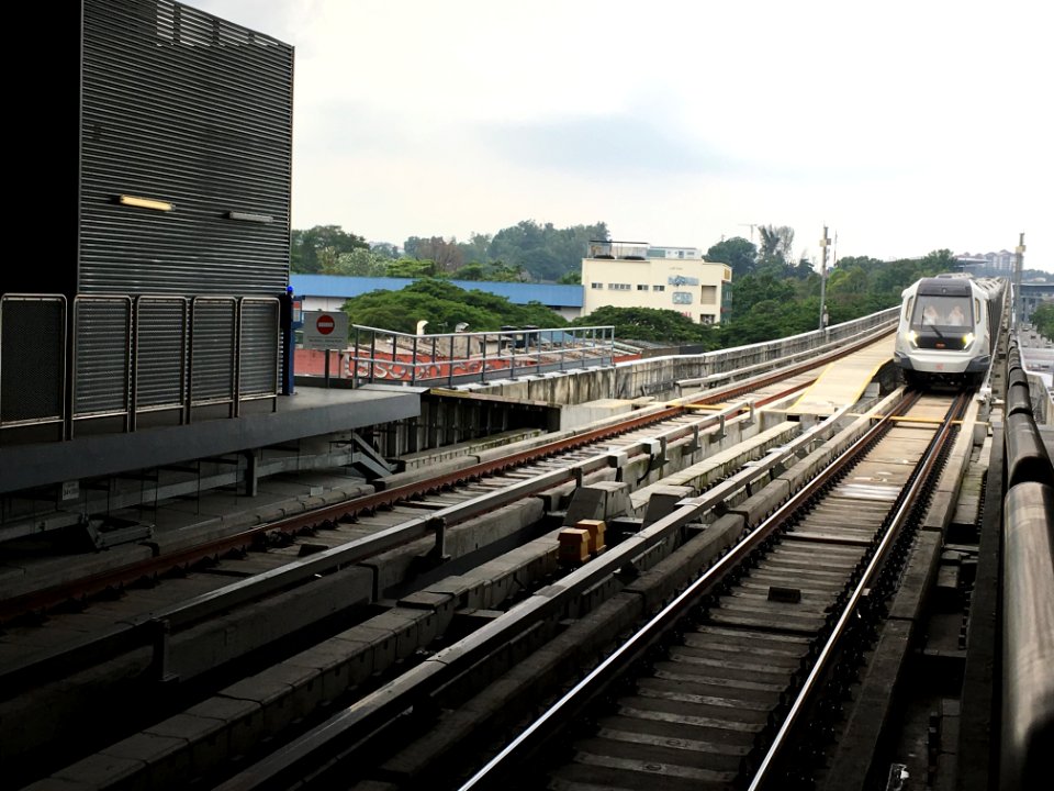 SBK Line Taman Pertama Platform 2