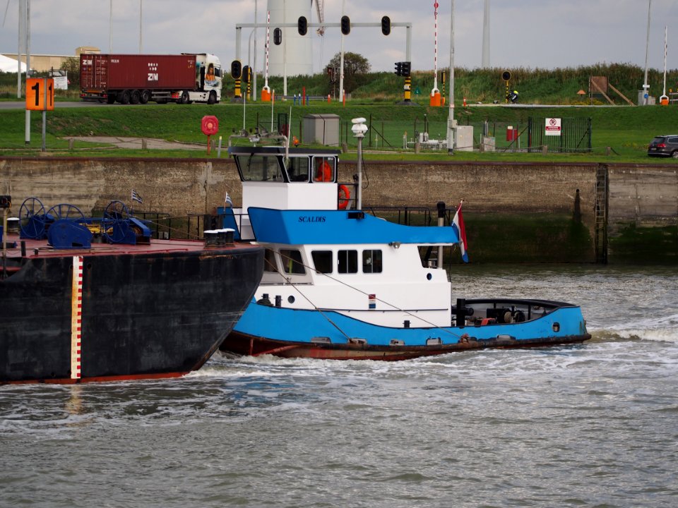 Scaldis (ship, 1982), ENI 02318173, Port of Antwerp
