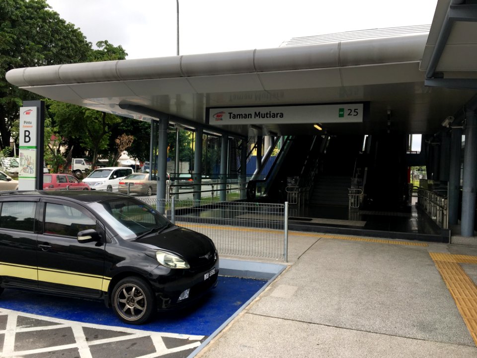 SBK Line Taman Mutiara Entrance B 1