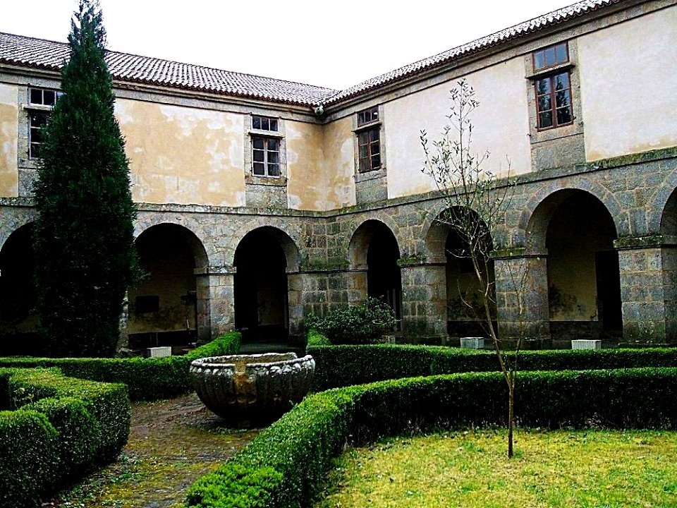 Santiago de Compostela - Colegiata de Santa Maria la Real de Sar 3