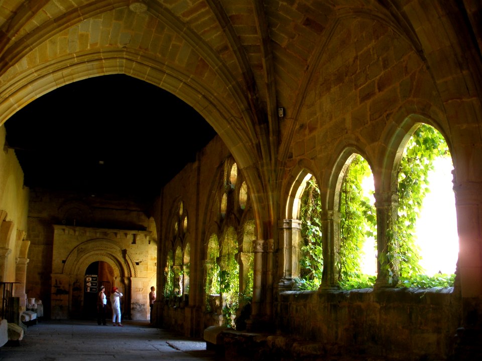Santillana del Mar - Colegiata de Santa Juliana, claustro 13