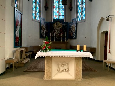 Schmitten, St. Karl Borromäus, Altar