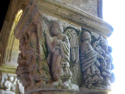 Santillana del Mar - Colegiata de Santa Juliana, claustro, capiteles 15