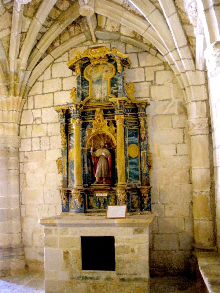 Santillana del Mar - Colegiata de Santa Juliana, claustro (Capilla de Polanco) 3