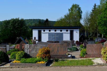 Schlossborn, Friedhof
