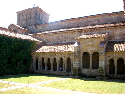 Santillana del Mar - Colegiata de Santa Juliana, claustro 12