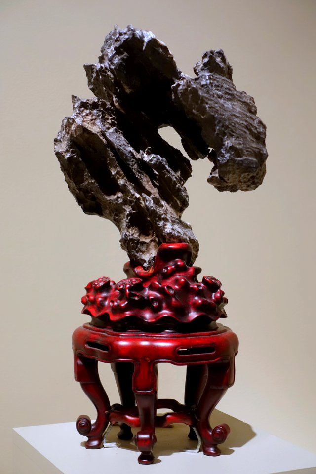 Scholar's rock, China, Qing dynasty, 1700s AD, limestone and calcite - Portland Art Museum - Portland, Oregon - DSC08451