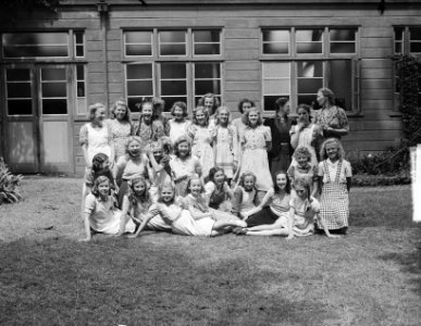School Nijverheidsschool voor Meisjes , Emmastraat 22 Gorinchem, Bestanddeelnr 903-4239