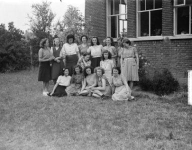 School Nijverheidsschool voor Meisjes , Emmastraat 22 Gorinchem, Bestanddeelnr 903-4237