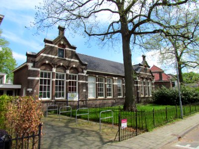 School nr. 1, Dieren