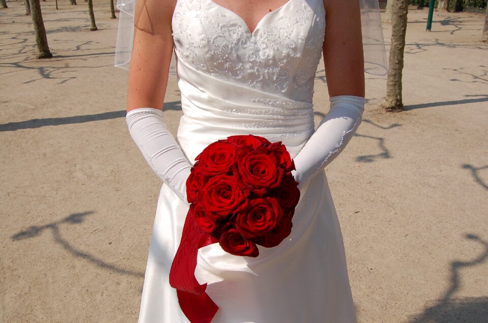 Bridal fashion bridal bouquet roses photo