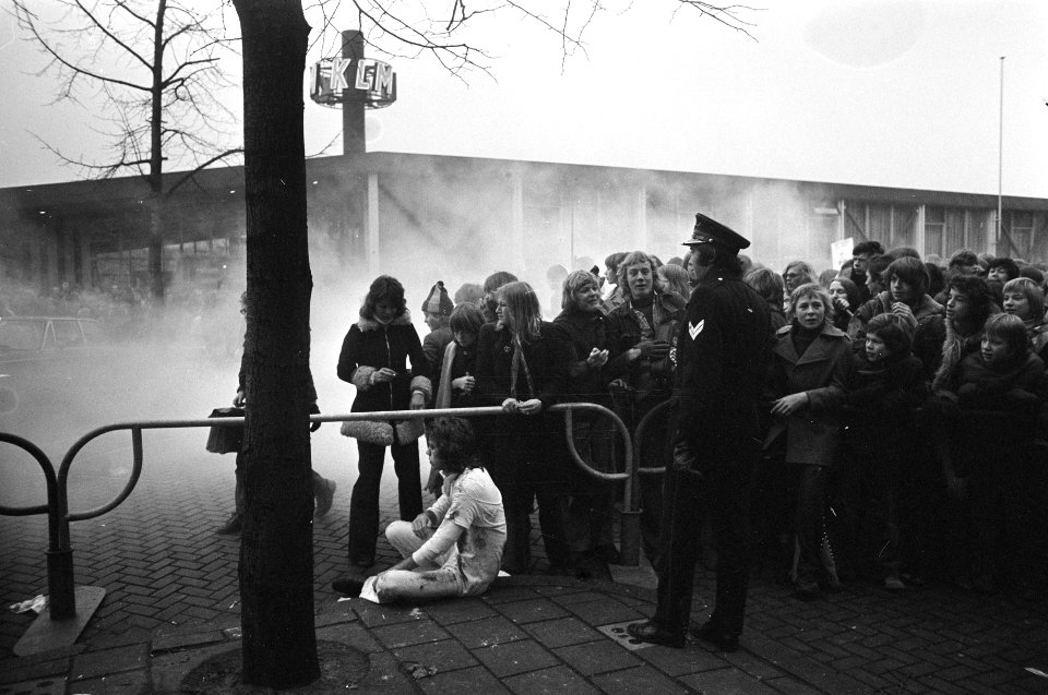 Scholieren staken in Amsterdam om te protesteren tegen oorlog in Vietnam, Bestanddeelnr 926-1650