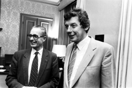 Scholten (l) en Wim Kok (FNV), Bestanddeelnr 932-3530