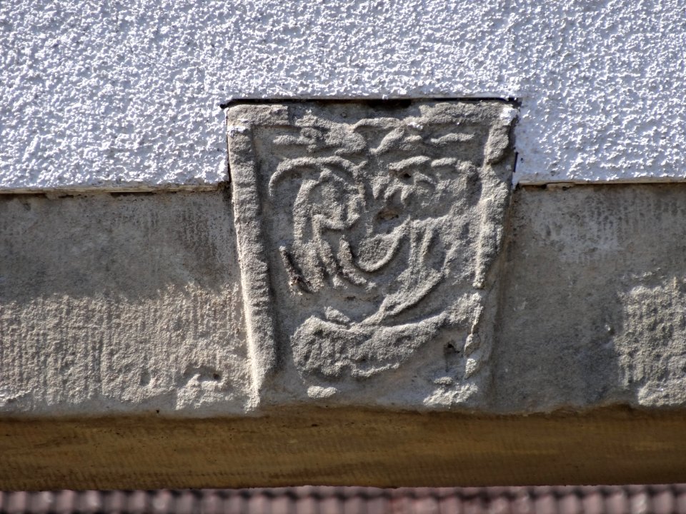Schlusstein mit Wappen in Schmörschwitz