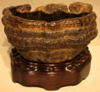 Scholar's brush washer, 17th century, dried and lacquered lingzhi fungus, HAA