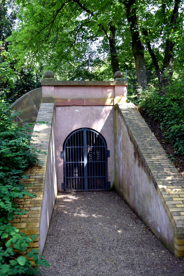 Schlosspark Biesdorf Staffage Tür