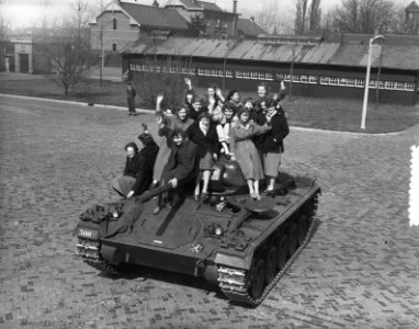 Scholieren bezoeken KMA Breda, Bestanddeelnr 905-6397